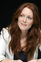Julianne Moore Sweatshirt #2260628