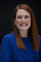 Julianne Moore Sweatshirt #2448967