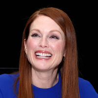 Julianne Moore Sweatshirt #2448972