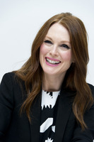 Julianne Moore t-shirt #2456455