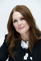 Julianne Moore Sweatshirt #2456460