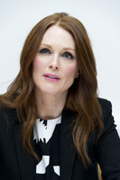 Julianne Moore Sweatshirt #2456470