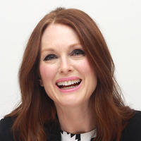 Julianne Moore mug #G765345