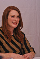 Julianne Moore Sweatshirt #2517283