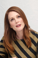 Julianne Moore Sweatshirt #2517288