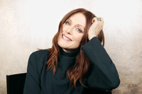 Julianne Moore mug #G786903