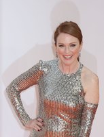 Julianne Moore mug #G1008667