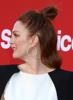 Julianne Moore Sweatshirt #2872566