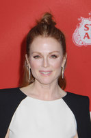 Julianne Moore Sweatshirt #2872574