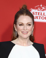 Julianne Moore mug #G1114687