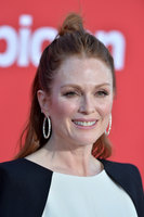 Julianne Moore Sweatshirt #2872594
