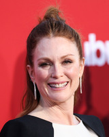 Julianne Moore Sweatshirt #2872622