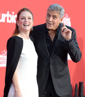 Julianne Moore mug #G1114781