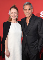 Julianne Moore Sweatshirt #2872705