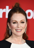 Julianne Moore Sweatshirt #2872808