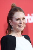 Julianne Moore Sweatshirt #2872824
