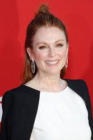 Julianne Moore Longsleeve T-shirt #2872864