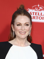 Julianne Moore mug #G1115116