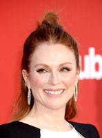 Julianne Moore Sweatshirt #2873031