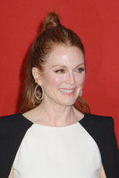 Julianne Moore Longsleeve T-shirt #2873056