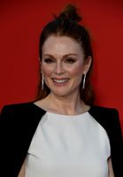 Julianne Moore Longsleeve T-shirt #2873081
