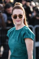 Julianne Moore Longsleeve T-shirt #3105479