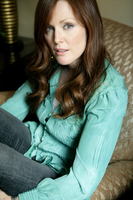 Julianne Moore Longsleeve T-shirt #3632697