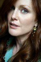 Julianne Moore Longsleeve T-shirt #3632711