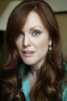Julianne Moore Longsleeve T-shirt #3632713