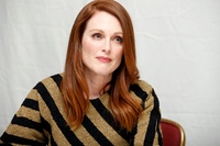 Julianne Moore Longsleeve T-shirt #3679622