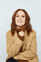 Julianne Moore Longsleeve T-shirt #3679629