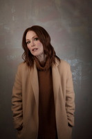 Julianne Moore Longsleeve T-shirt #3679638