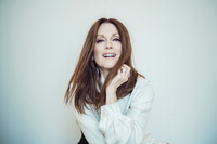 Julianne Moore Longsleeve T-shirt #3679639