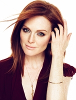 Julianne Moore Longsleeve T-shirt #3825324