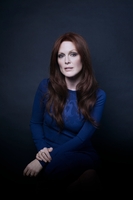 Julianne Moore Longsleeve T-shirt #3825330
