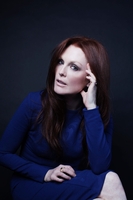 Julianne Moore Longsleeve T-shirt #3825342