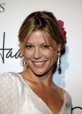 Julie Bowen posters