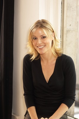 Julie Bowen posters