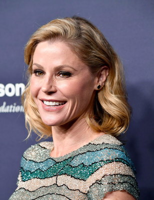 Julie Bowen stickers 2923981