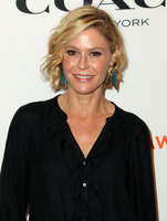 Julie Bowen tote bag #G1528328