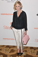 Julie Bowen t-shirt #3286250