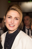 Julie Gayet longsleeve t-shirt #3116131