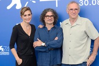 Julie Gayet longsleeve t-shirt #3258851