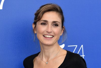 Julie Gayet posters