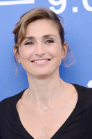 Julie Gayet mug #G1500967