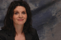 Juliette Binoche Sweatshirt #2293775