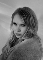 Juno Temple Longsleeve T-shirt #3673721