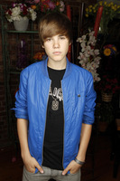 Justin Bieber Longsleeve T-shirt #2430996