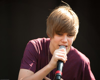 Justin Bieber Longsleeve T-shirt #2528310