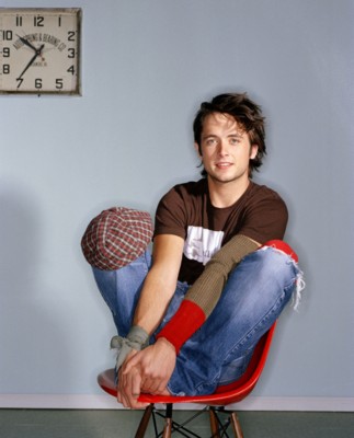 Justin Chatwin stickers 1365305